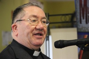 D. Miguel Asurmendi durante su intervención en el encuentro misionero en Urkiola del pasado mes de mayo de 2015.