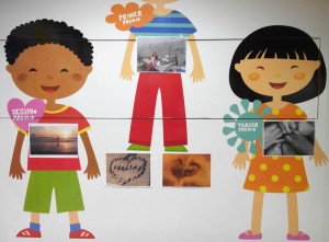 Cartel con las imágenes ganadoras en el  Concurso Nacional de Fotografía de Infancia Misionera