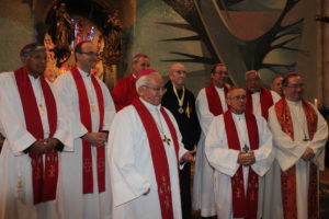 Mons. Voltolini, segundo por la derecha,en Urkiola el pasado mes de octubre, en el homenaje a mons. Bittor Garaigordobil en su 100 cumpleaños.