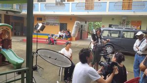 En Ricaurte en el centro de Educación Especial donde hay 490 alumnos, entrevistando a Bachita (IMS) , hablando de la necesidad de erradicar las causas que producen la opresión y de la importancia de seguir firmes en este compromiso de una fe que se traduce en compromiso con la justicia